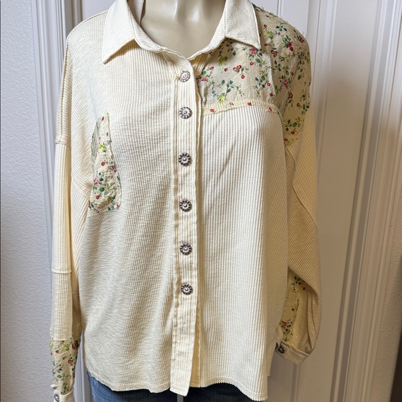 POL Tops - POL Mixed Media Waffle Knit Shacket Small – Ivory Button‎ Front, Floral Chiffon